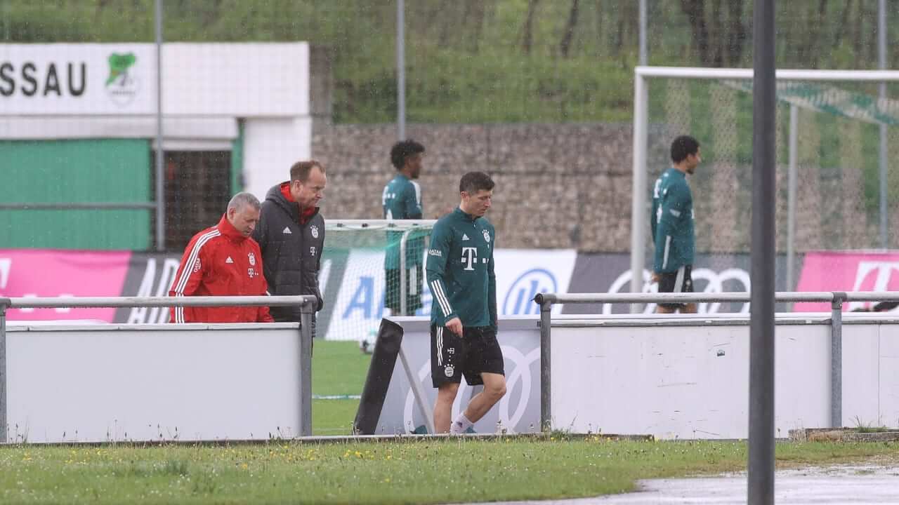 Lewandowski musi poczekać na transfer. Już jutro wróci do treningów z Bayernem Obraz wpisu