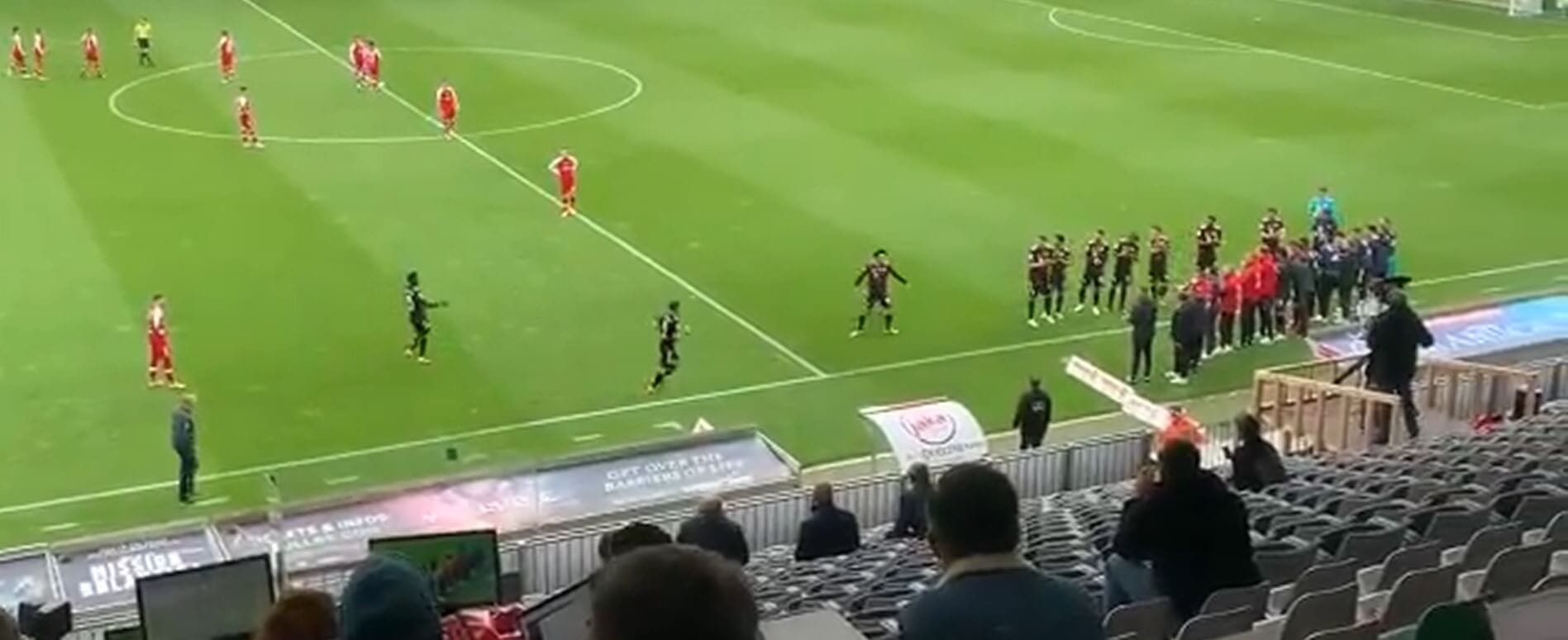 Dyrektor sportowy Freiburga o szpalerze dla Lewandowskiego: To było trochę przesadzone Obraz wpisu