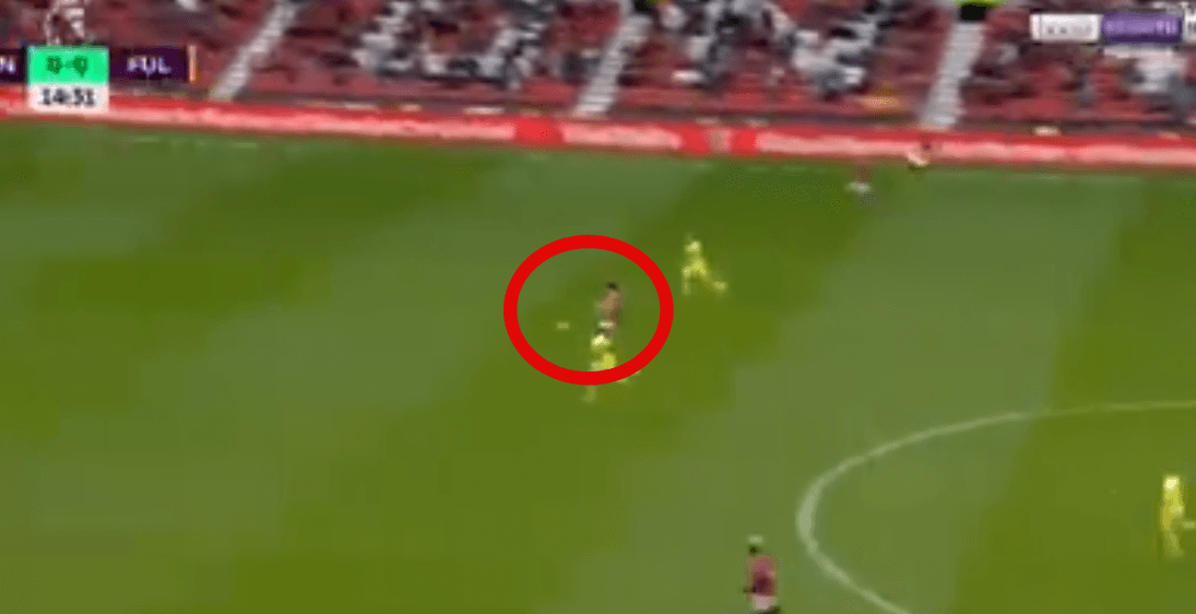 Piękny lob Edinsona Cavaniego, niemal z połowy boiska. David de Gea z asystą! [WIDEO] Obraz wpisu