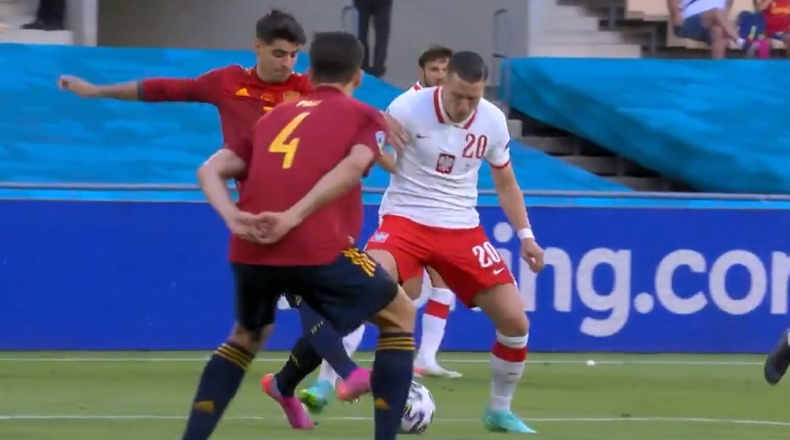 Czy reprezentacji Polski należał się rzut karny? Kontrowersyjna decyzja sędziego na początku spotkania [WIDEO] Obraz wpisu