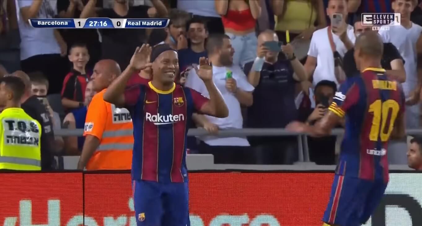Ronaldinho wciąż to ma! Brazylijczyk z bramką w meczu legend Barcelony i Realu Madryt [WIDEO] Obraz wpisu