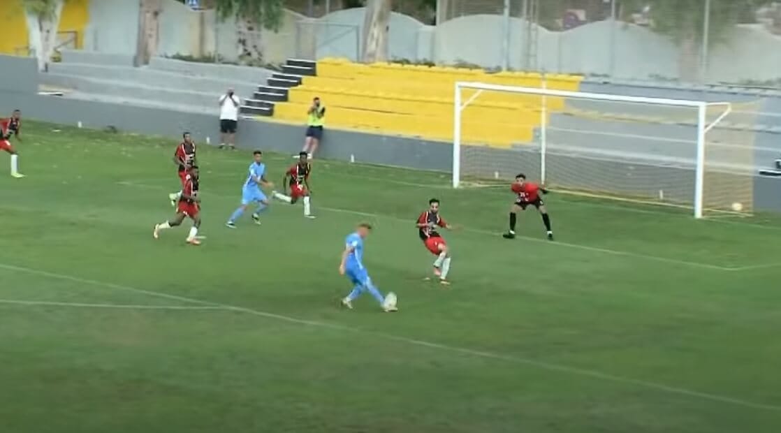 Piękna bramka Mateusza Bogusza w sparingu. Pokonał bramkarza lobem [WIDEO] Obraz wpisu