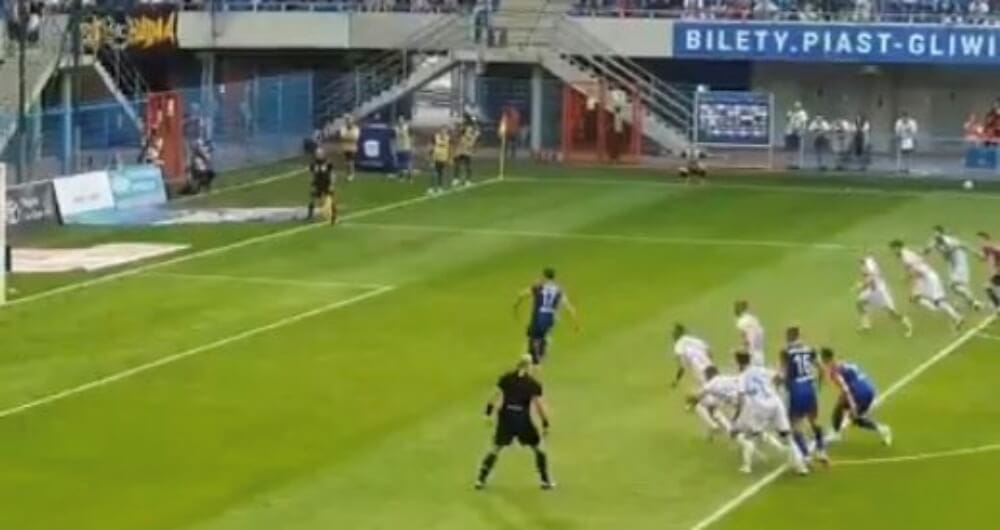Gigantyczny błąd Marciniaka w meczu Ekstraklasy. „Karny powinien zostać powtórzony” Obraz wpisu