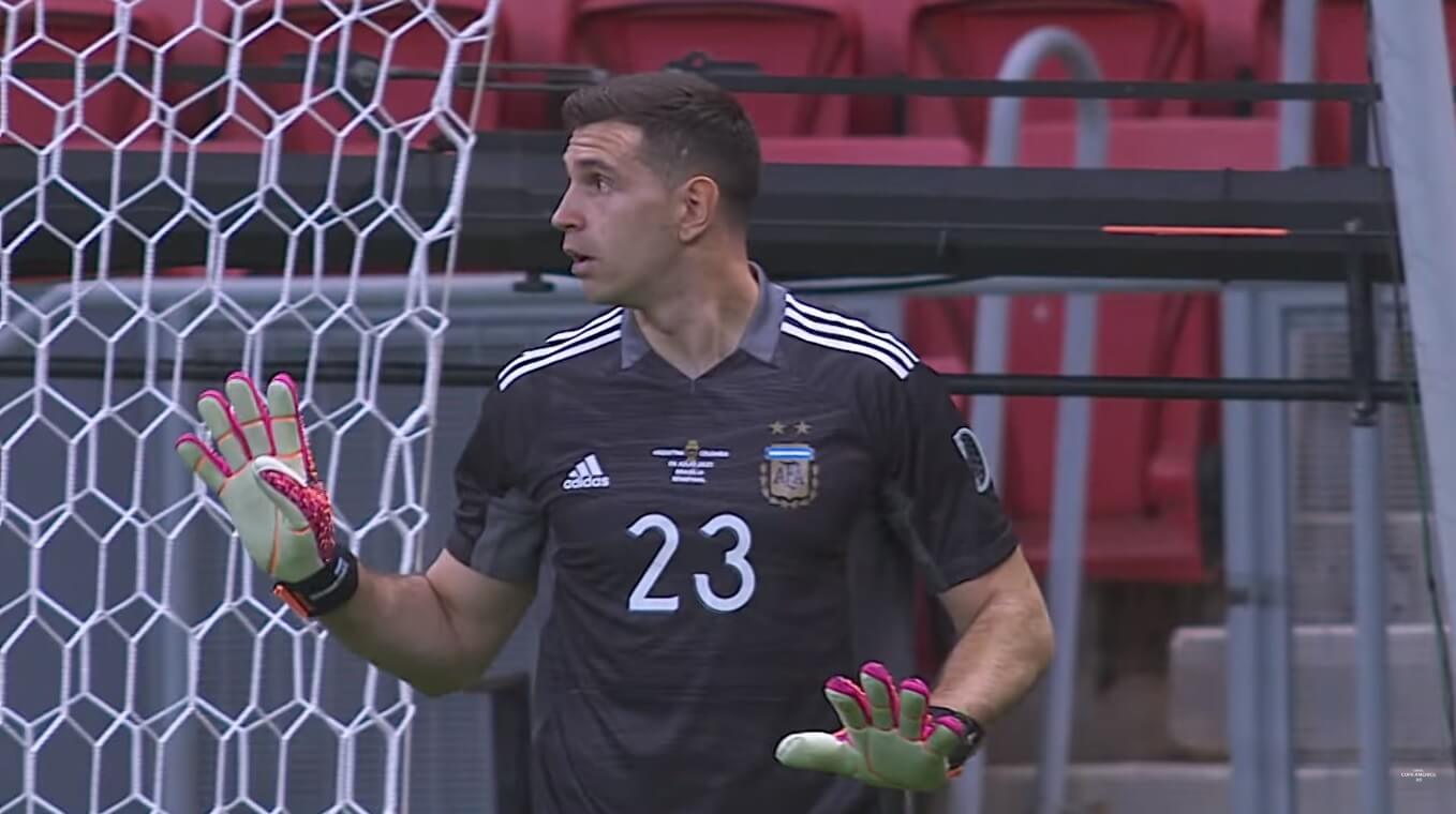 Emiliano Martinez wytrącił z równowagi Minę przed rzutem karnym. „Patrz na mnie” [WIDEO] Obraz wpisu
