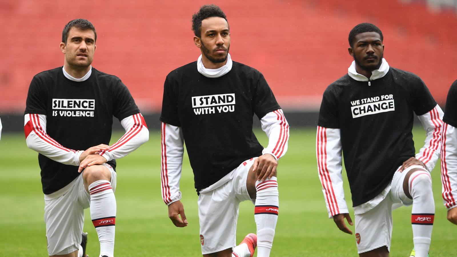 W Premier League bez zmian. Piłkarze nadal będą klękać przed meczami Obraz wpisu