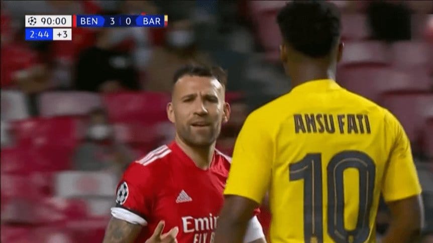 Otamendi wymownie spojrzał na nową „10” w FC Barcelonie. „Kim Ty jesteś?” [WIDEO] Obraz wpisu