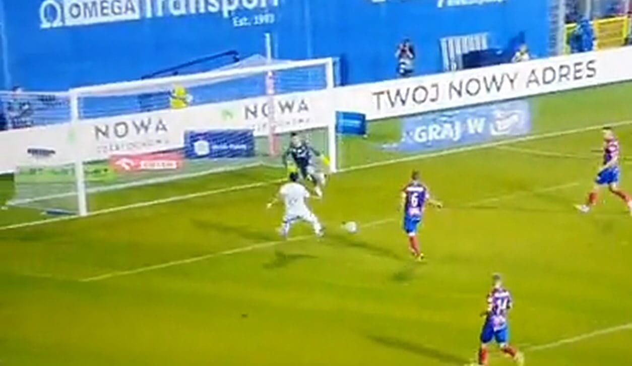 Fatalne pudło Joao Amarala. Kiks kolejki? [WIDEO] Obraz wpisu