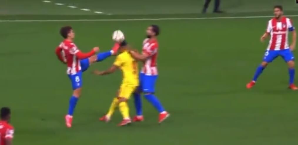 Brutalny faul Antoine’a Griezmanna. Francuz otrzymał czerwoną kartkę [WIDEO] Obraz wpisu