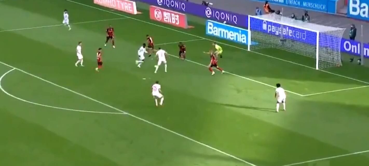 Robert Lewandowski z drugim trafieniem. Bayern miażdży Aptekarzy [WIDEO] Obraz wpisu