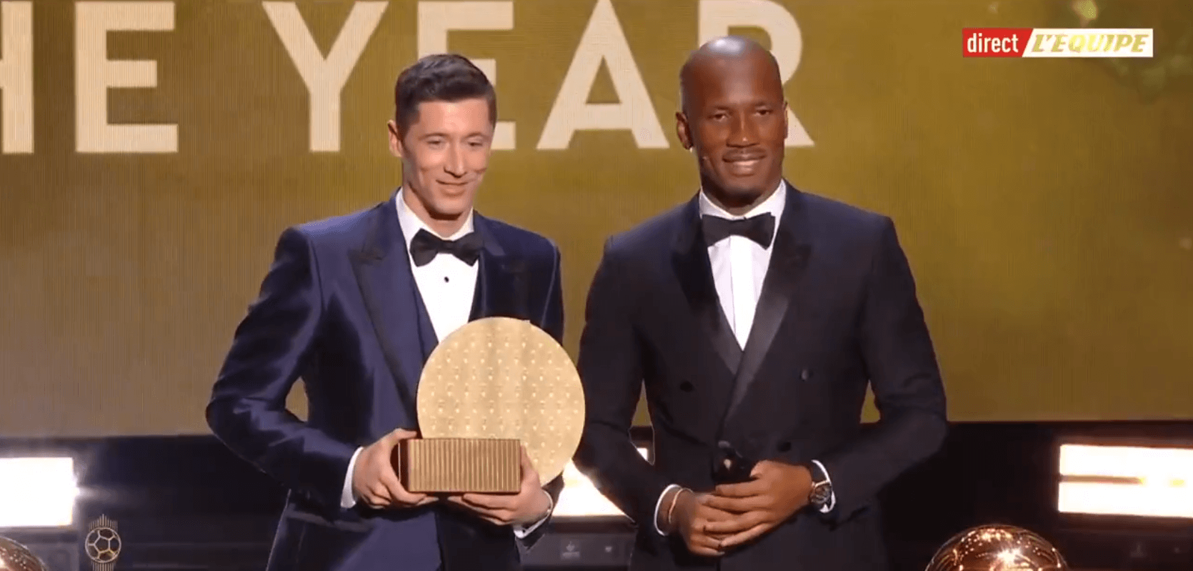 Robert Lewandowski z nagrodą na gali France Football! Polak Najlepszym Napastnikiem Roku [WIDEO] Obraz wpisu