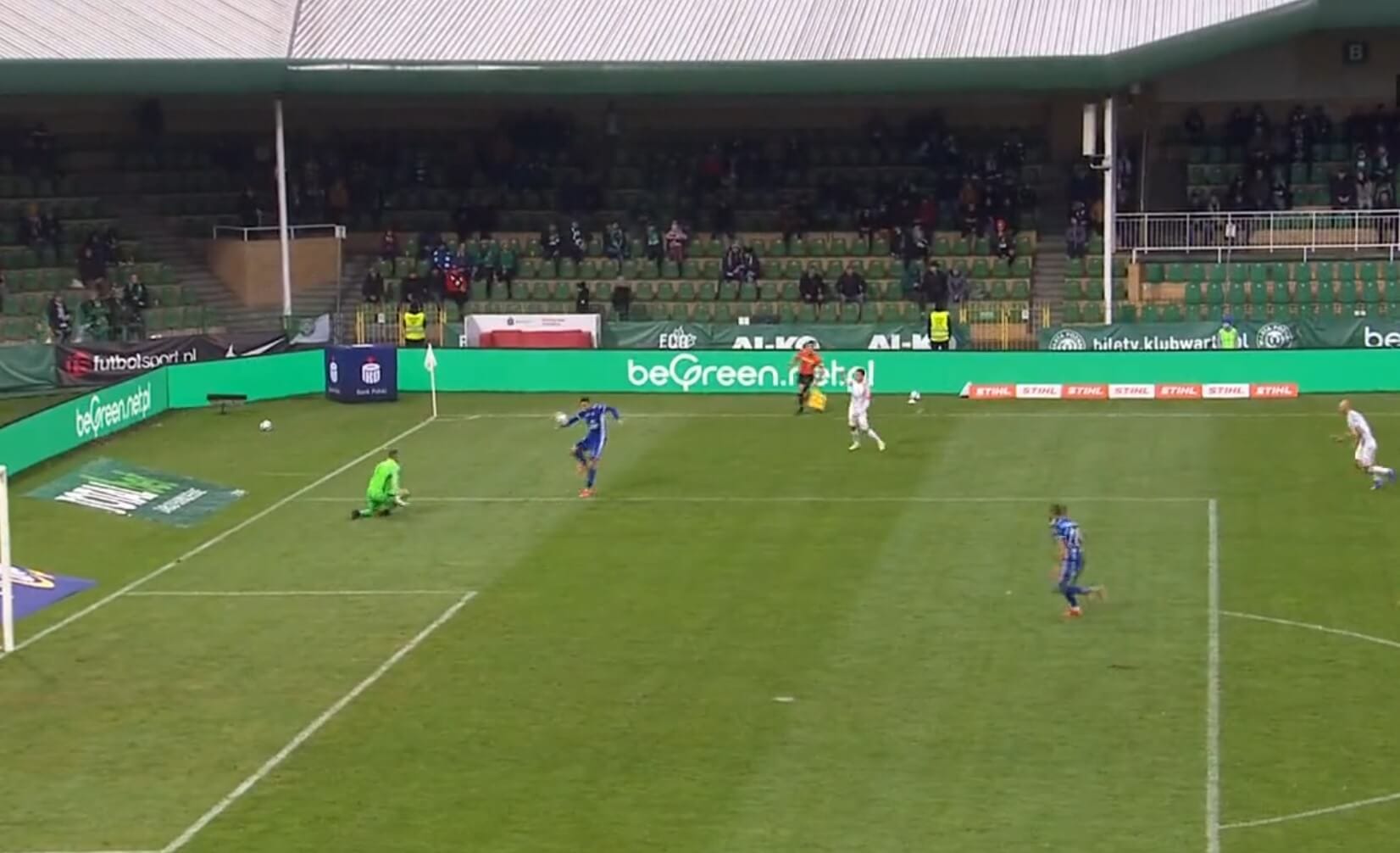 Poznaliśmy kiks sezonu w Ekstraklasie? Fatalny błąd bramkarza Warty Poznań [WIDEO] Obraz wpisu