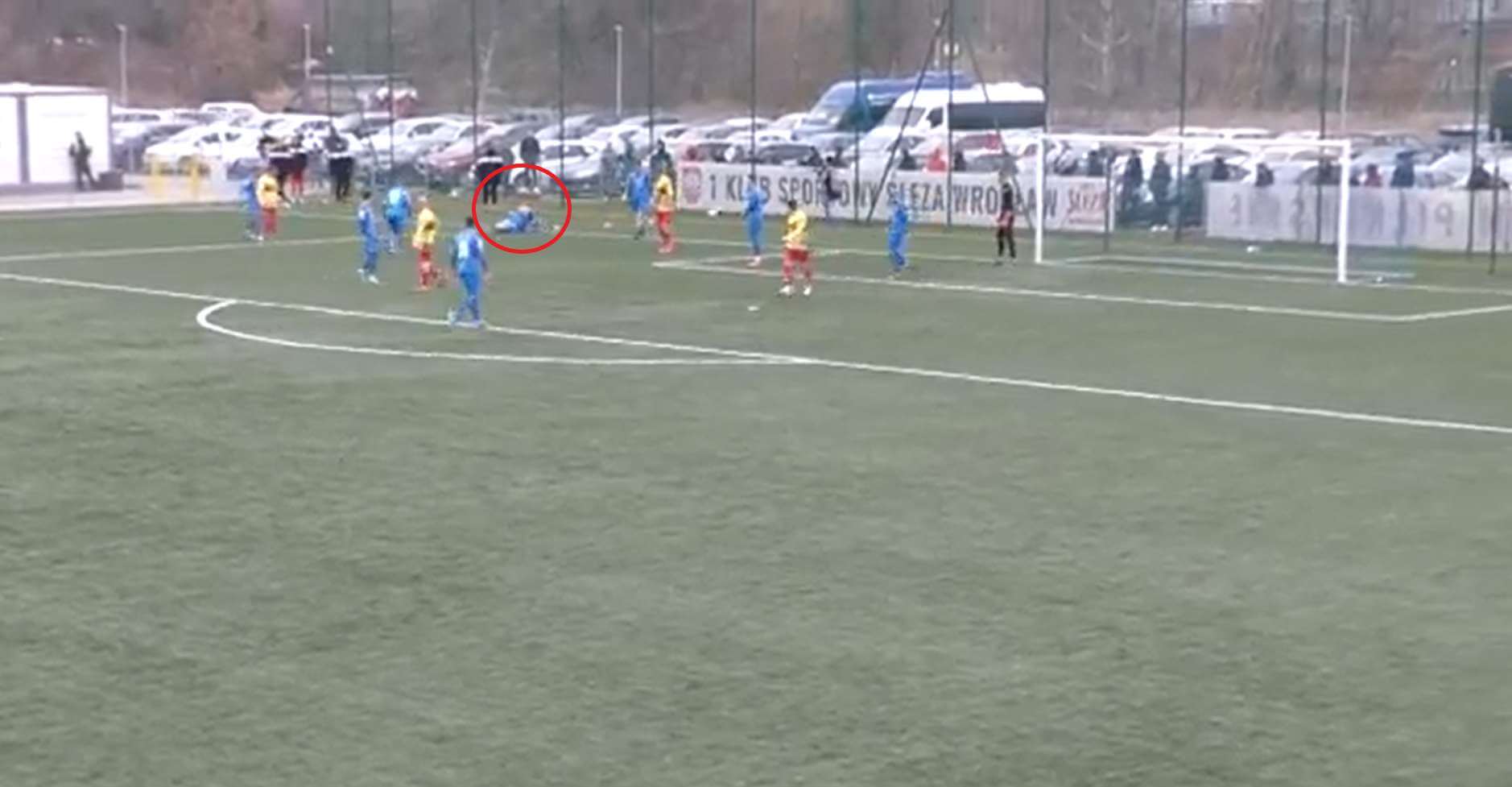 Groźnie wyglądająca kontuzja Łukasza Piszczka. Obrońca LKS-u musiał opuścić boisko [WIDEO] Obraz wpisu