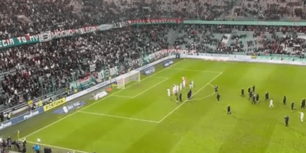 Żyleta świętowała zwycięstwo Radomiaka nad Legią. Piłkarze cieszyli się pod trybuną [WIDEO] Obraz wpisu