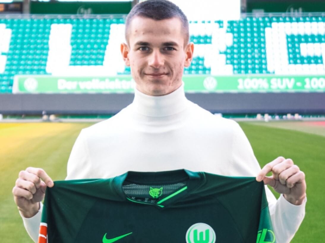 Jakub Kamiński opowiedział o swoim „chrzcie” w Wolfsburgu. Zdradził, co musiał zrobić Obraz wpisu