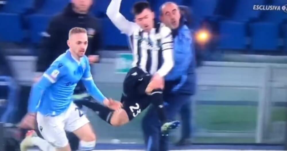 Komiczna sytuacja w Pucharze Włoch. Trener znokautowany! [WIDEO] Obraz wpisu