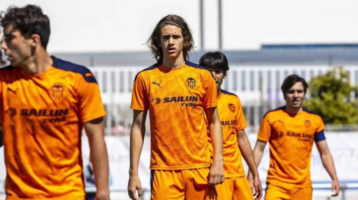 Piłkarz Valencii z polskimi korzeniami powołany do kadry Hiszpanii. „Jest o kogo walczyć” Obraz wpisu