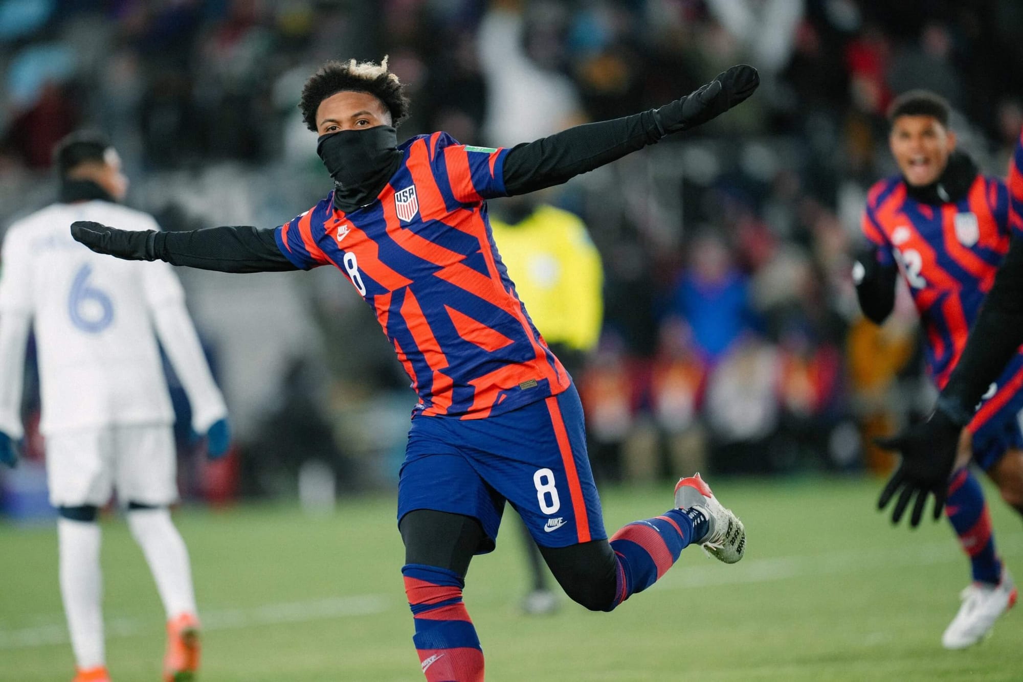 Szalony mecz za oceanem. Piłkarze grali przy -17 stopniach i skończyli pod kroplówką Obraz wpisu