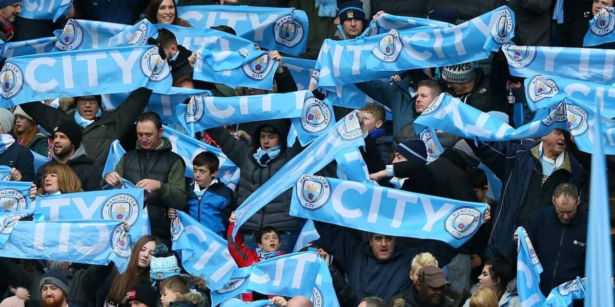 Chwile grozy w derbach Manchesteru. Kibic „Obywateli” zasłabł na trybunach Obraz wpisu