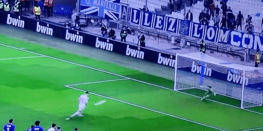 Idealny rzut karny Milika. Polak wykonał piękną „panenkę” [WIDEO] Obraz wpisu