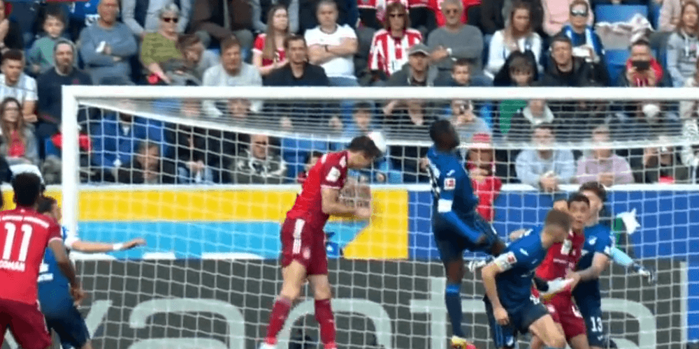 Lewandowski dalej swoje! Polak strzelił 29. gola w tym sezonie Bundesligi [WIDEO] Obraz wpisu