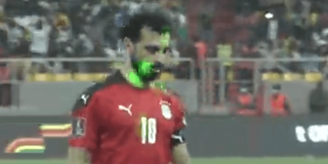 Skandal w meczu Senegalu z Egiptem. Piłkarze oślepiani laserami [WIDEO] Obraz wpisu