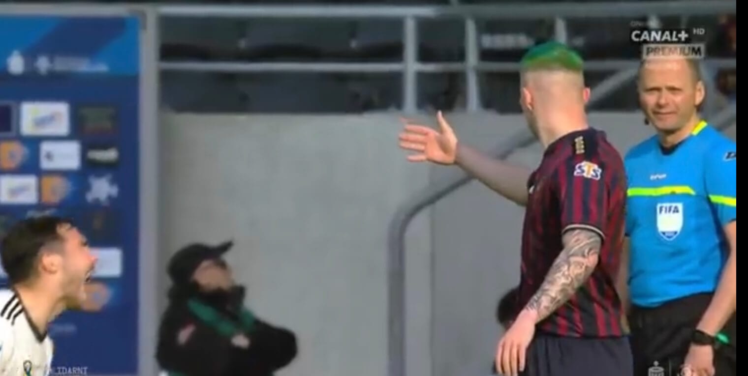 „Brutalne” starcie w Szczecinie. Ribeiro padł na murawę [WIDEO] Obraz wpisu