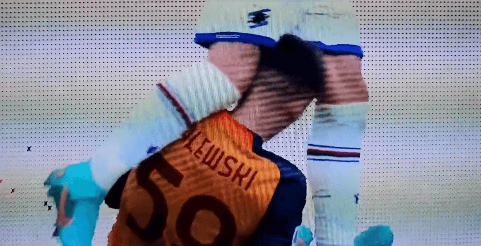 Zalewski trafiony kolanem w głowę. Brzydkie zachowanie Quagliarelli [WIDEO] Obraz wpisu