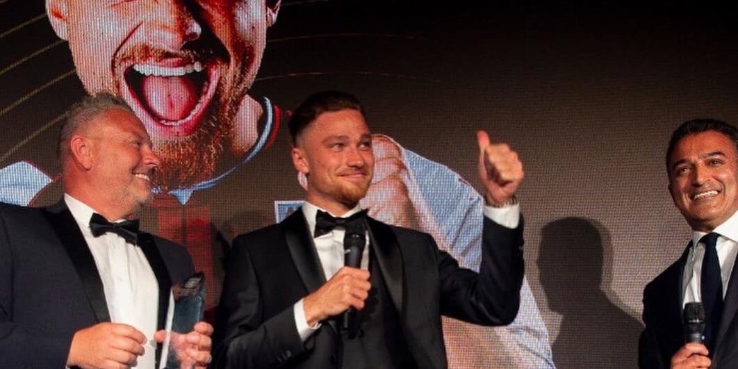 Wyjątkowe wyróżnienie dla Matty’ego Casha! Polak wygrał głosowanie kibiców Obraz wpisu