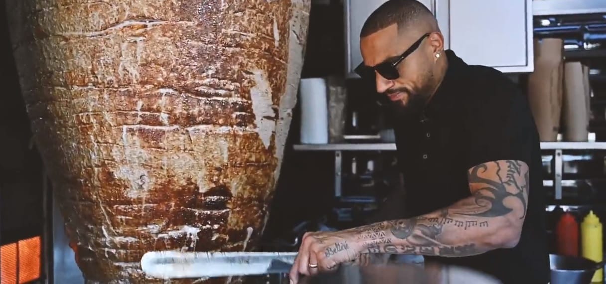 Kevin-Prince Boateng przedłużył kontrakt z Herthą Berlin. Z tej okazji rozda kibicom… kebaby Obraz wpisu