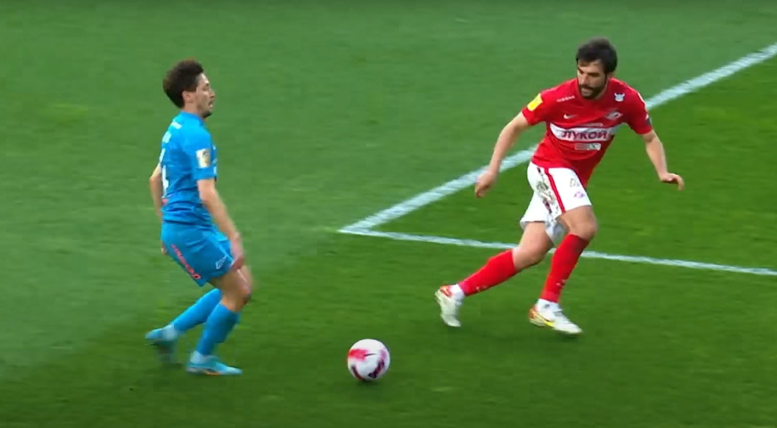 Największy producent odzieży sportowej opuszcza Rosję. Ponad 100 sklepów do zamknięcia Obraz wpisu