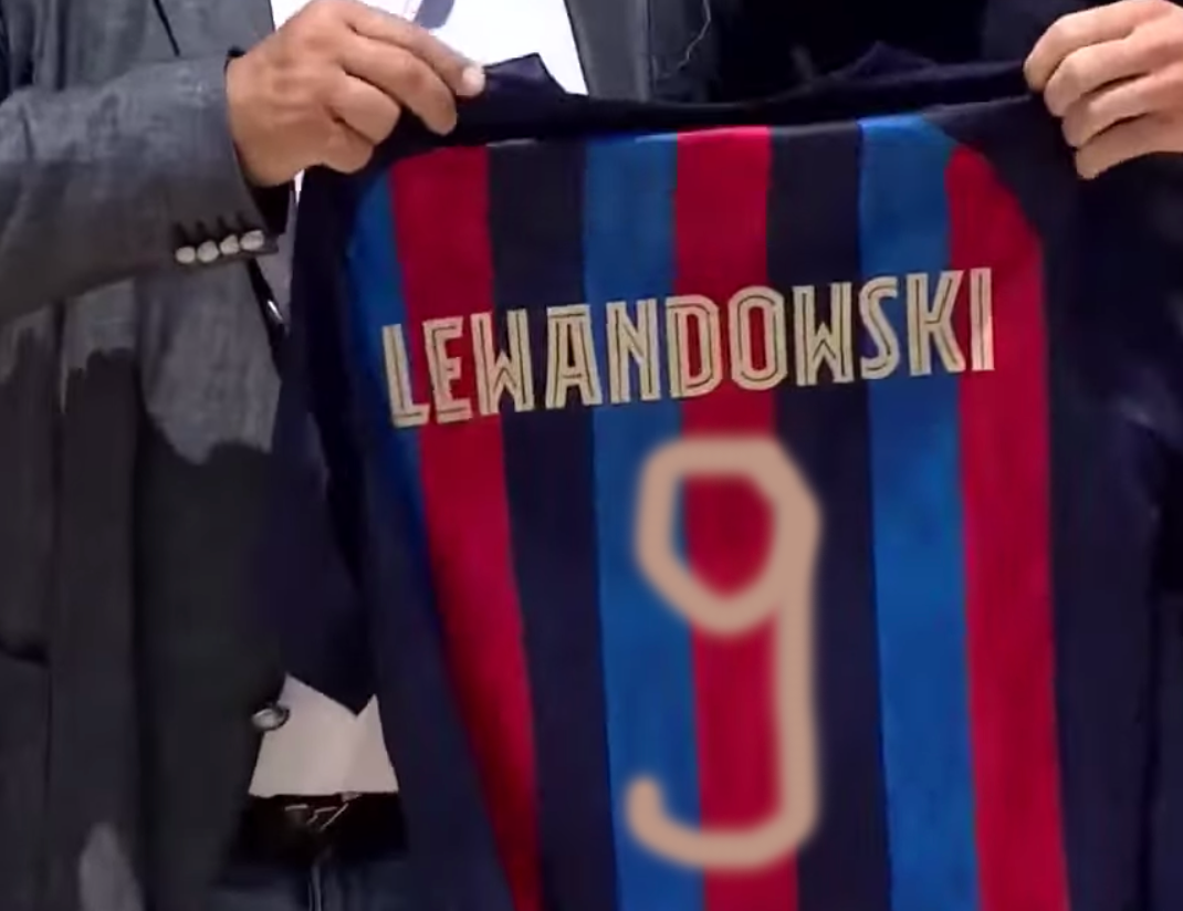 Szykuje się bitwa o „9”? Memphis Depay nie chce odchodzić z Barcelony Obraz wpisu