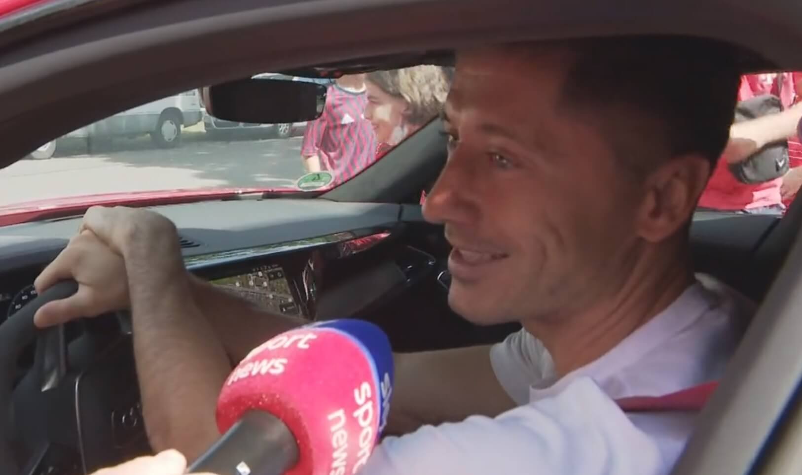 Robert Lewandowski wrócił do Monachium, by się pożegnać. Z kolei kibice skandowali „Hala Madrid” [WIDEO] Obraz wpisu