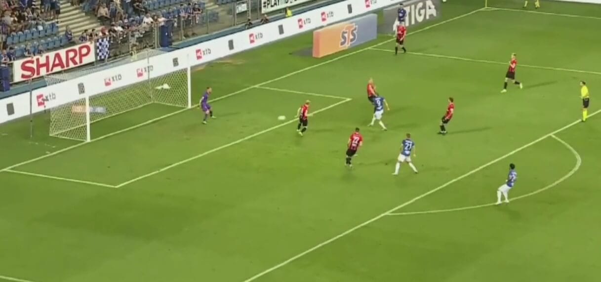 Lech Poznań prowadzi z Vikingurem 2:0. Gole Ishaka i Velde [WIDEO] Obraz wpisu