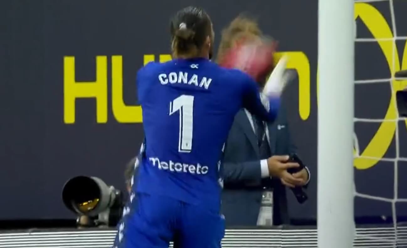 Lekarz, który reanimował kibica na stadionie, zabrał głos. Opowiedział o problemach podczas akcji ratunkowej Obraz wpisu