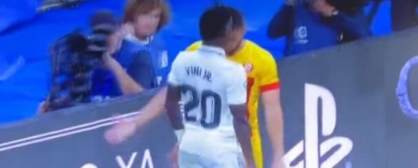 Vinicius pokazał próbkę umiejętności aktorskich. Żenująca symulacja Brazylijczyka [WIDEO] Obraz wpisu