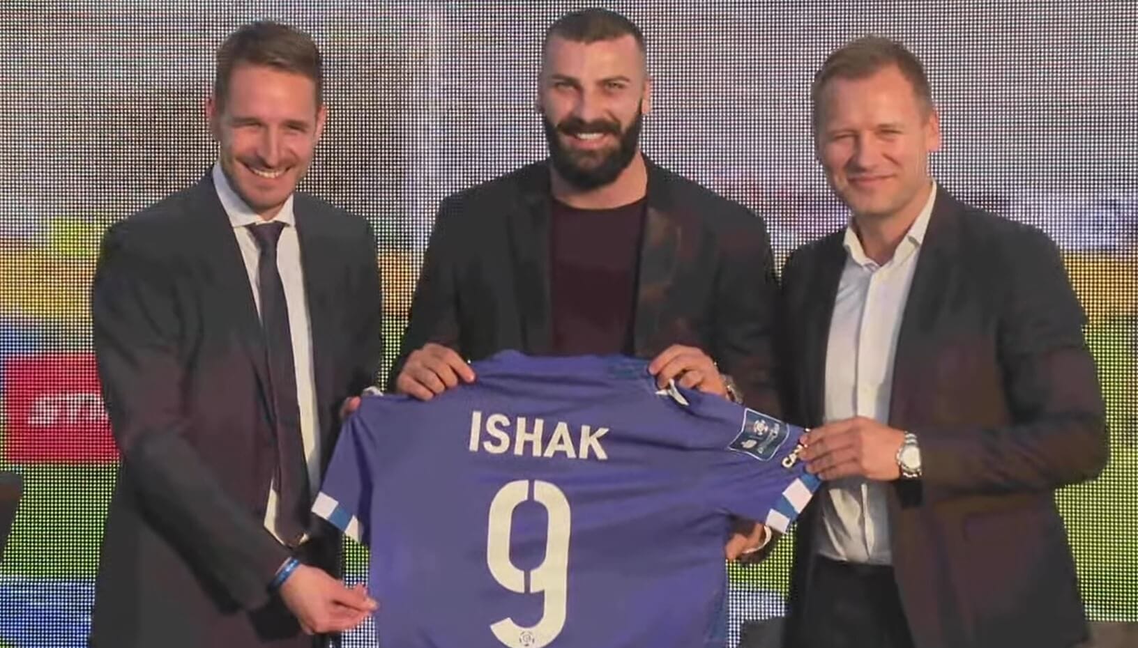 „Ta historia będzie mieć ciąg dalszy!” Mikael Ishak przedłużył kontrakt z Lechem Poznań Obraz wpisu