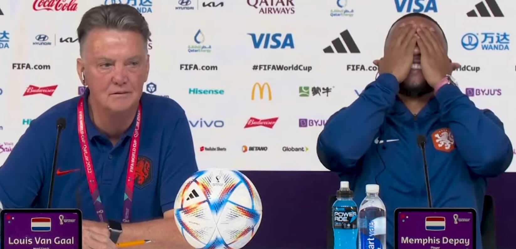 Louis van Gaal do Memphisa Depaya: „Mieliśmy swoje problemy, ale teraz moglibyśmy pocałować się w usta” Obraz wpisu