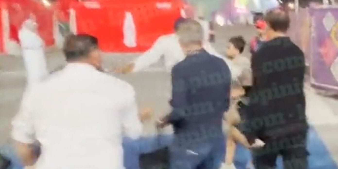 Zachowanie niegodne legendy. Samuel Eto’o kopnął kibica po meczu Brazylii z Koreą Południową [WIDEO] Obraz wpisu