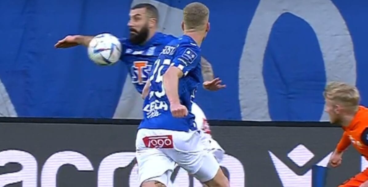 Są pierwsze decyzje po ostatniej wpadce VAR-u. Od przyszłego sezonu będzie dodatkowa kamera Obraz wpisu