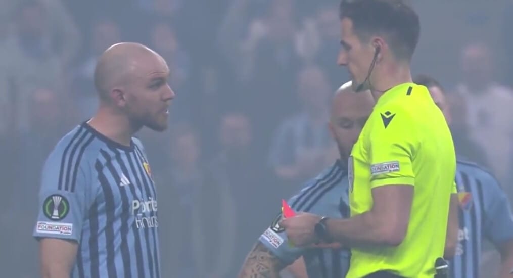 Szwedzi nie zgadzają się z decyzją sędziego: „Żółta kartka nie byłaby oczywistym błędem” Obraz wpisu