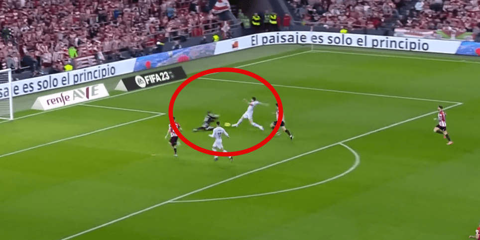 Robert Lewandowski zupełnie bez formy. Fatalny błąd we wczorajszym meczu [WIDEO] Obraz wpisu