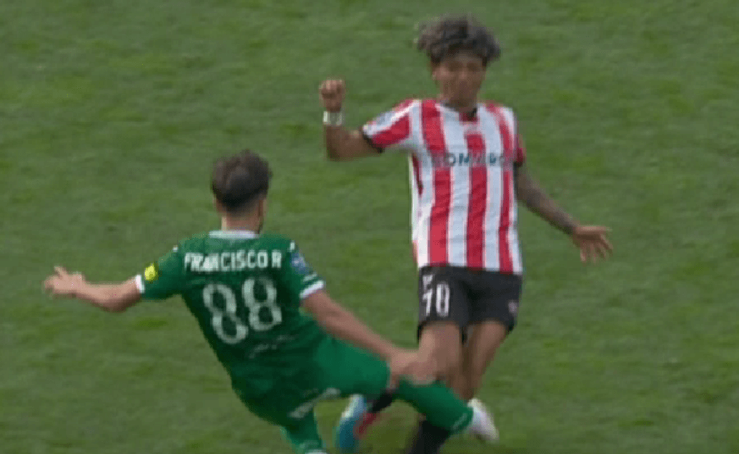 Koszmarna kontuzja w meczu Ekstraklasy. Radomiak skończył mecz w dziesiątkę przez wykorzystane zmiany [WIDEO] Obraz wpisu