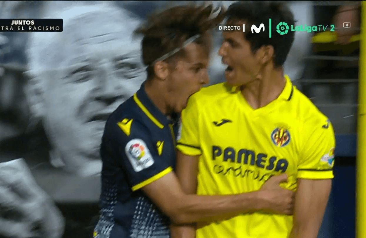 Nietypowa sytuacja na meczu w Hiszpanii. Ugryzł przeciwnika i nie zobaczył nawet żółtej kartki [WIDEO] Obraz wpisu