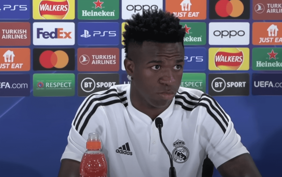 Vinicius nie wygrał Złotej Piłki… przez rasizm? Tak ma uważać sam Brazylijczyk Obraz wpisu