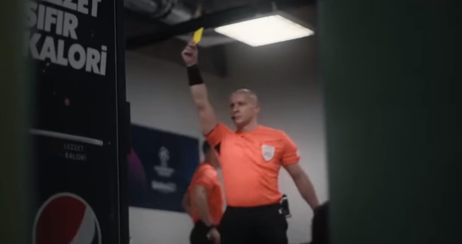 Tak Szymon Marciniak przygotowywał się do finału Ligi Mistrzów. Ćwiczył pokazywanie kartek [WIDEO] Obraz wpisu