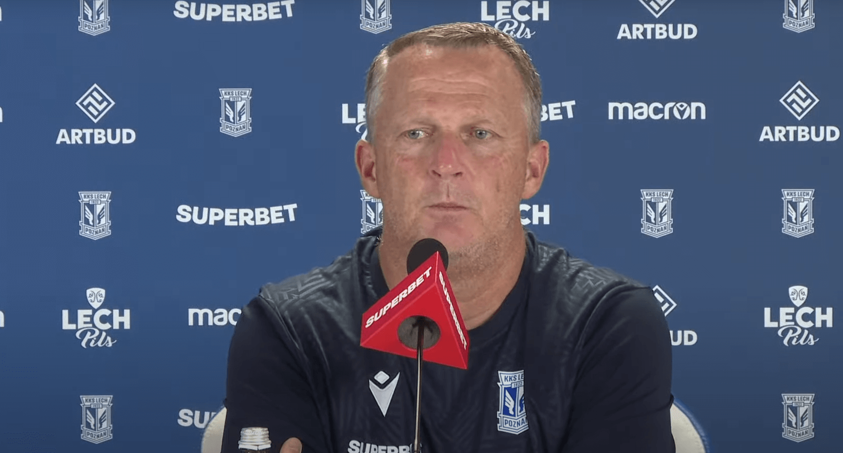 John van den Brom przed meczem Lecha z Legią. „Porównałem go do pojedynku Ajaxu z Feyenoordem” Obraz wpisu