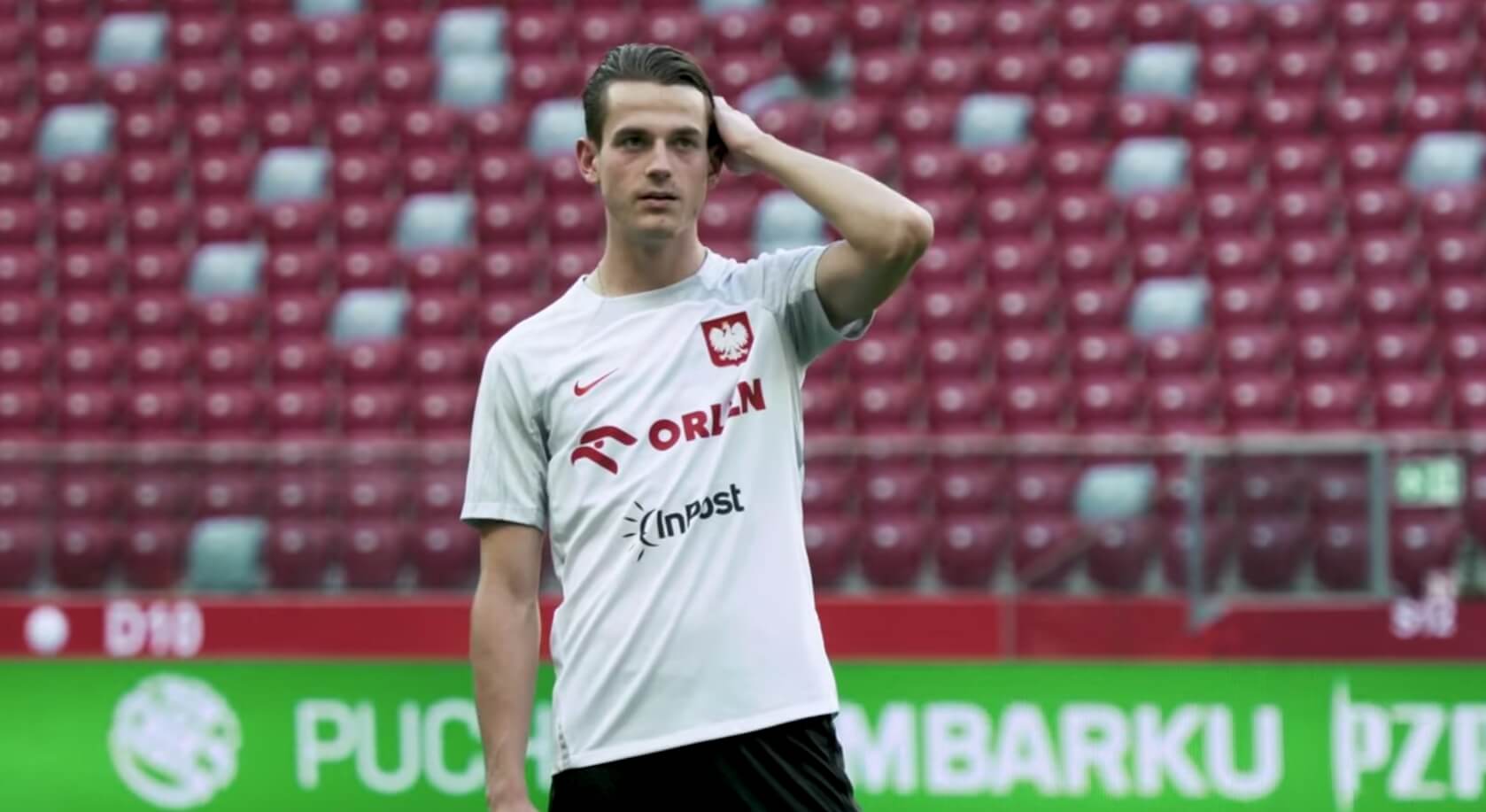 Jakub Kamiński zabawił się w Jana Bednarka przed meczem z Finlandią. „Wszyscy mogą myśleć o urlopach” Obraz wpisu