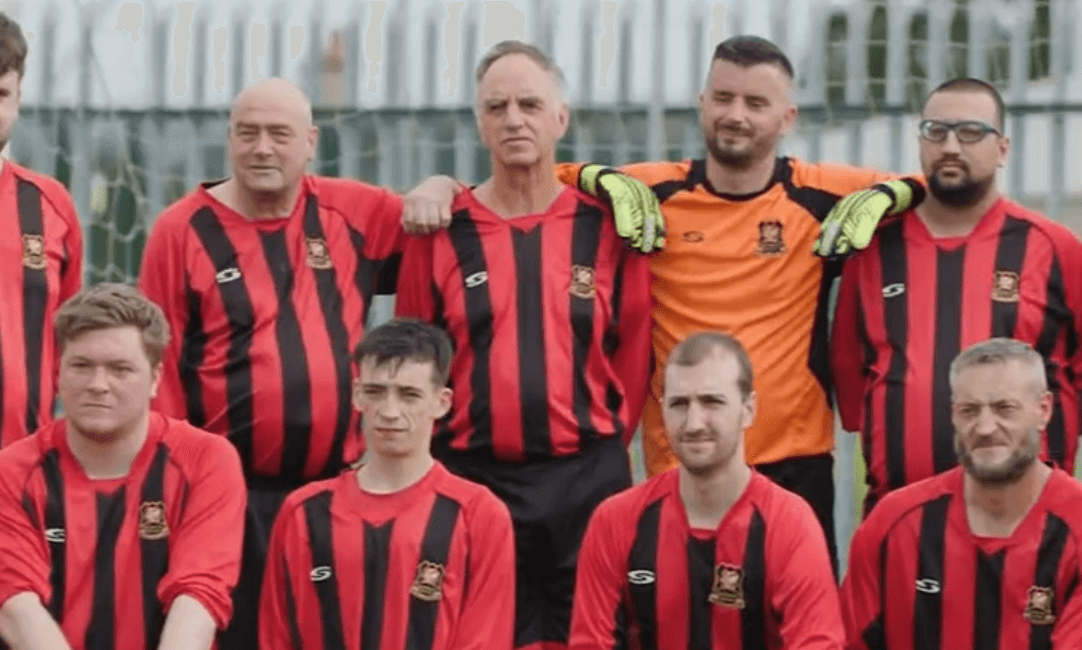 Najgorsza drużyna w Wielkiej Brytanii marzy o chociaż jednym punkcie w sezonie. 73-letni prezes klubu jednym z piłkarzy Obraz wpisu