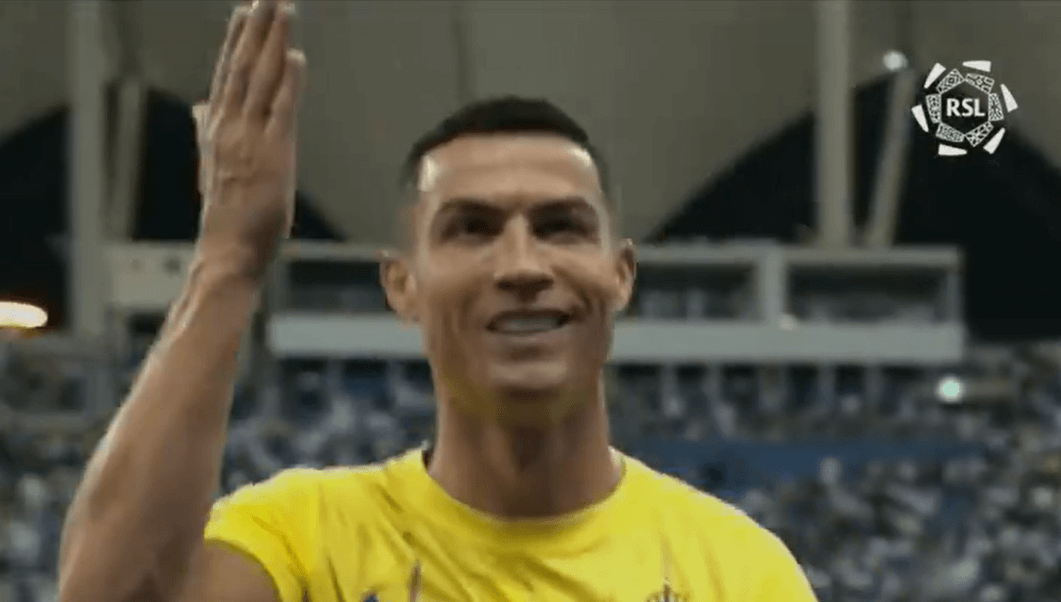Cristiano Ronaldo prowokowany przez kibiców. Spokojna odpowiedź [WIDEO] Obraz wpisu