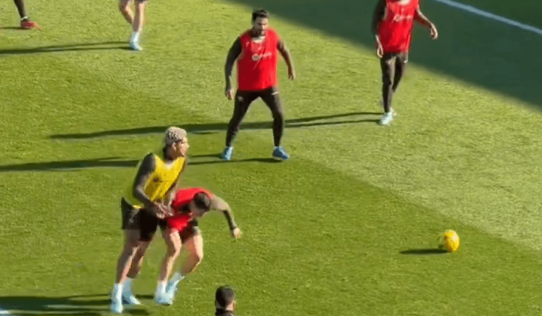 Mocne starcie Lewandowskiego z Araujo na treningu. Polak popisał się siłą fizyczną [WIDEO] Obraz wpisu